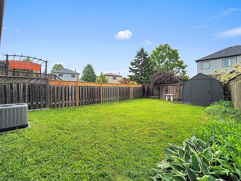 1443 Connery Cres #UPPER — Photo 15