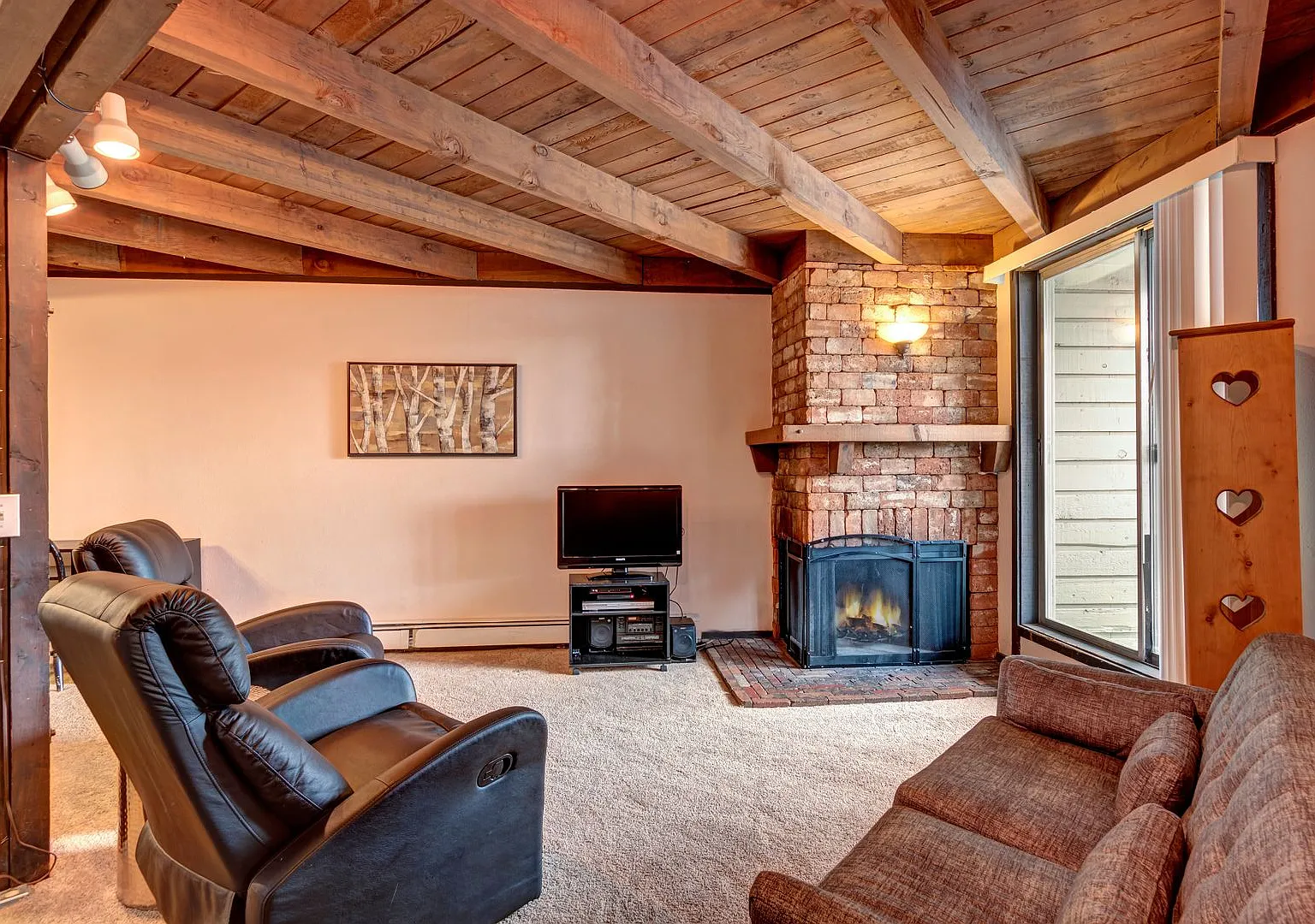 Price Reduced!! Silverthorne 2BR at Treehouse! Year lease! Over $400 in Utilities included! — Photo 1