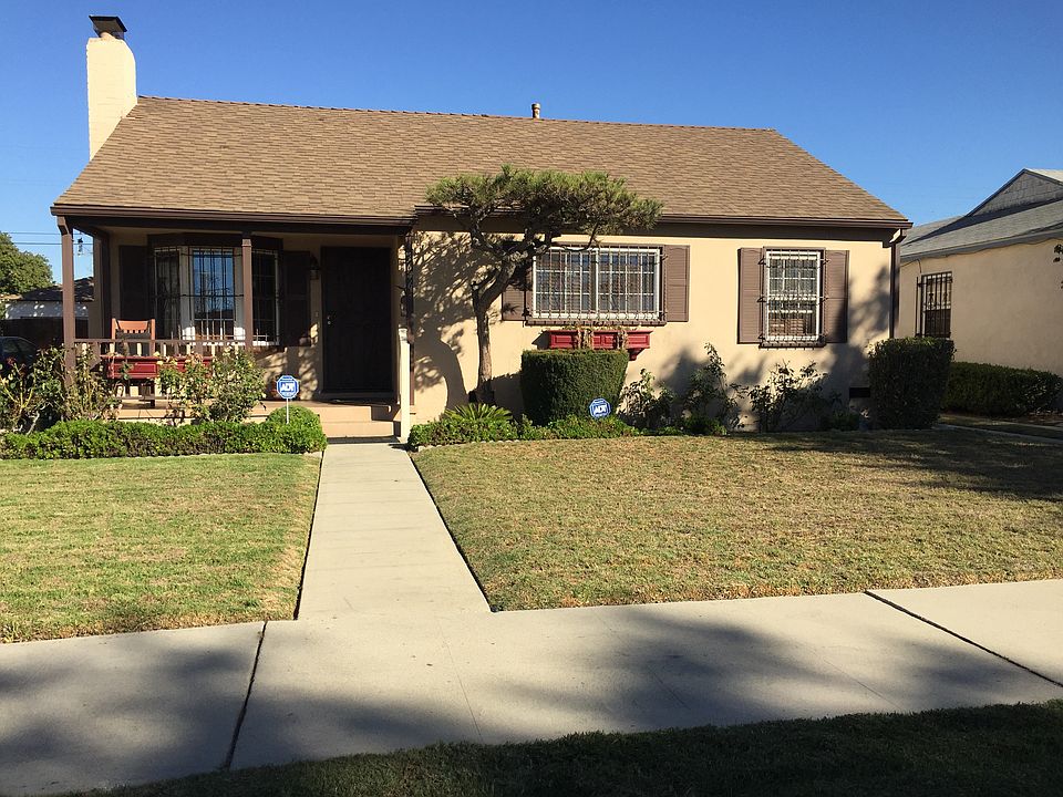 View of the house from the street