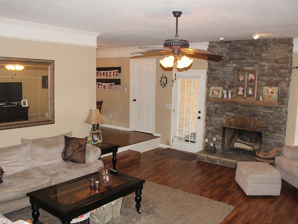 Spacious living area 
