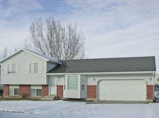 2416 W 2000 N, Clinton, UT 84015