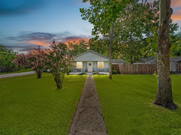 710 W Willow St, Sanger, TX 76266