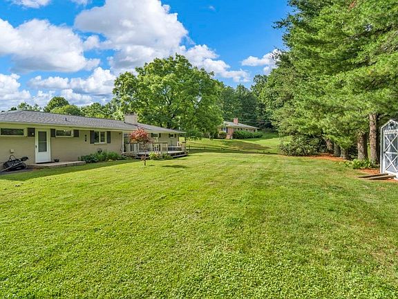 4th image of 443 Dogwood Road