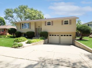 723 S Stuart Ln, Palatine, IL