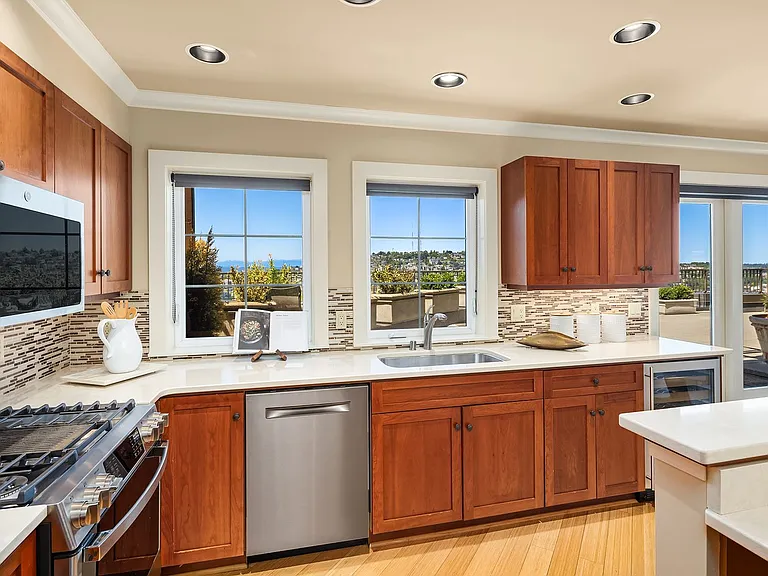 745 Bellevue Ave E #305 — Photo 17