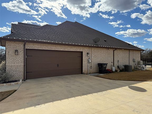 4th image of 1021 Churchill Ln