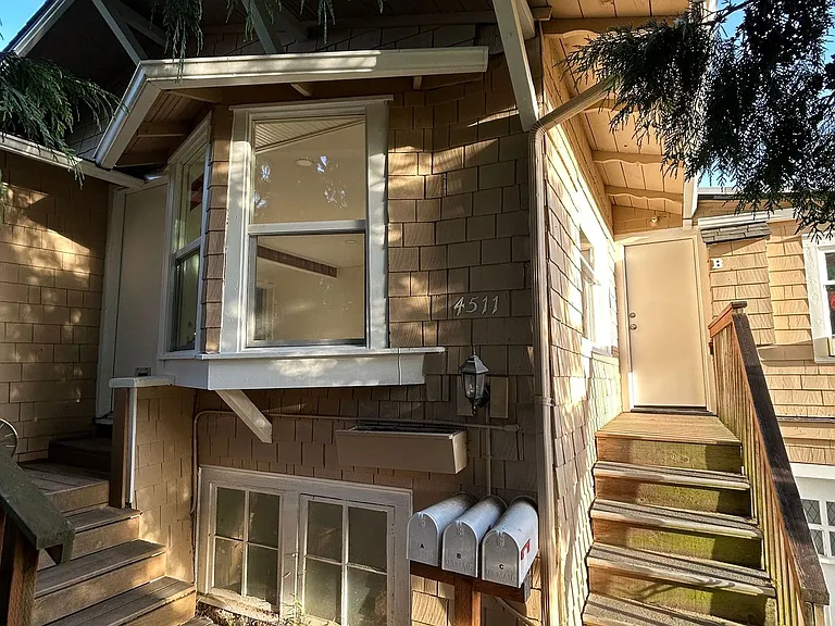 Renovated 1 Bed, 1 Bath apartment in West Seattle Triplex, $1,895/month — Photo 1