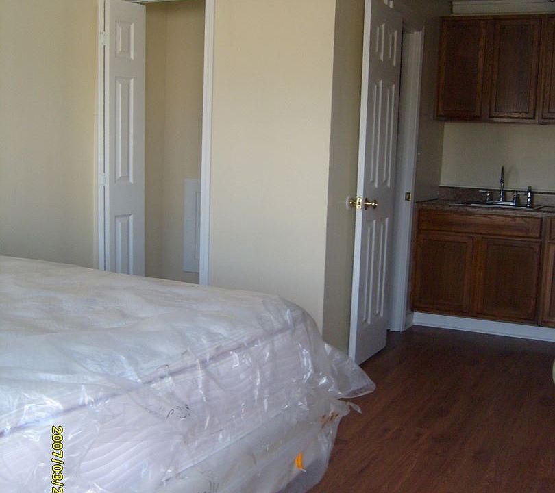 2nd image of 200 Roosevelt Blvd APT B10