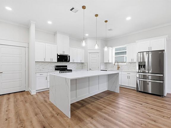 4th image of 7953 Joy St