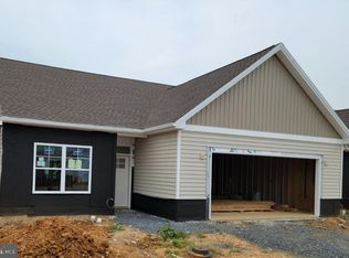 121 Cardinal Dr, Shippensburg, PA 17257