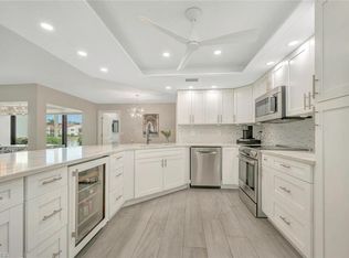 607 Beachwalk Cir APT 102, Naples, FL 34108