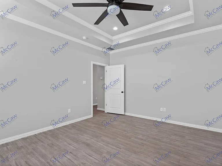 2524 Creek Dr — Photo 10