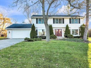 3306 W Burgundy Ct, Mequon, WI 53092