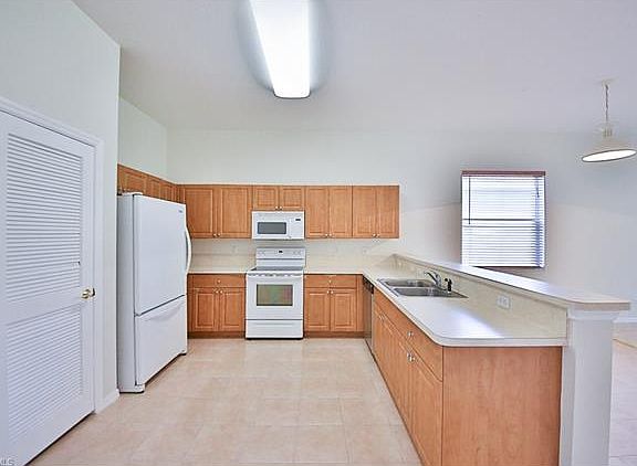 4th image of 2740 Blue Cypress Lake Ct