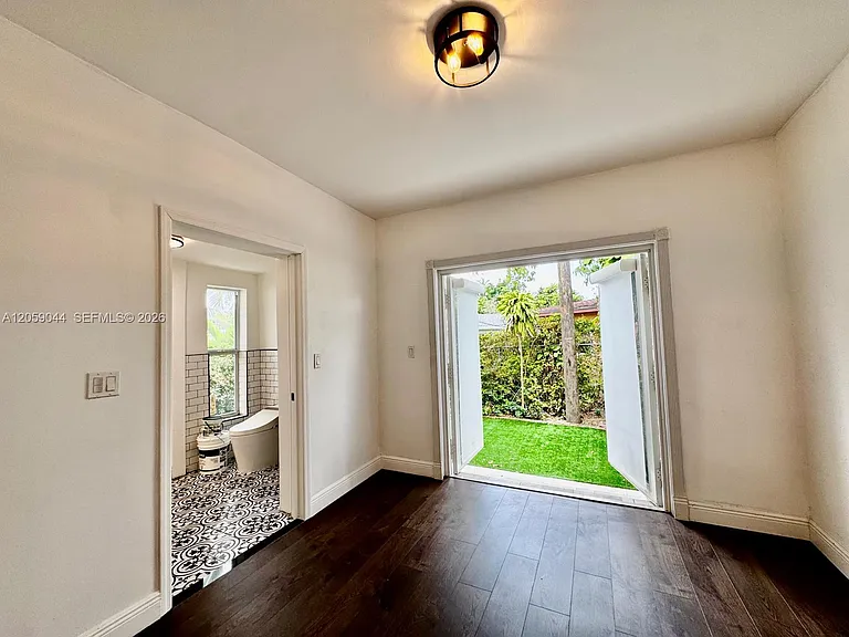 234 Washington Dr — Photo 6
