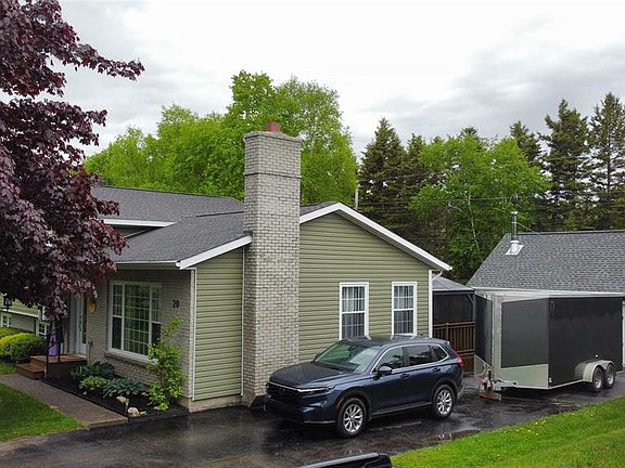 3rd image of 20 Elmwood Crescent