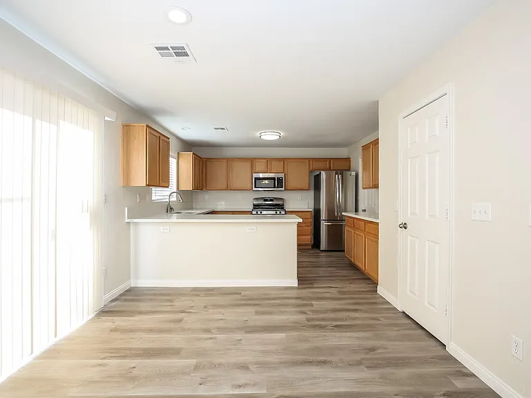 4137 Catalan Sails Ave — Photo 8