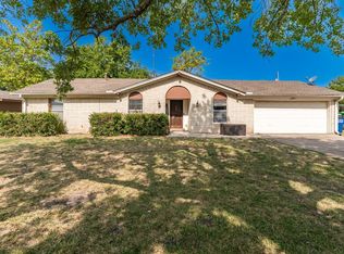 107 N 6th St, Celeste, TX 75423