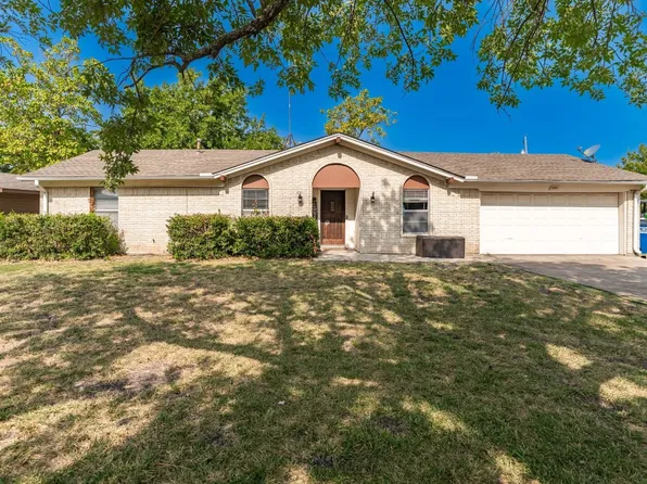 107 N 6th St, Celeste, TX 75423