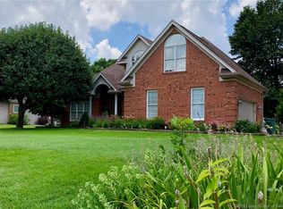 3035 Plantation Dr, Sellersburg, IN 47172