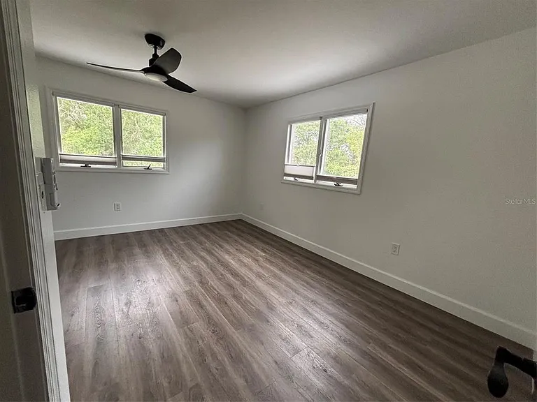 7910 Kennedy Ln — Photo 13