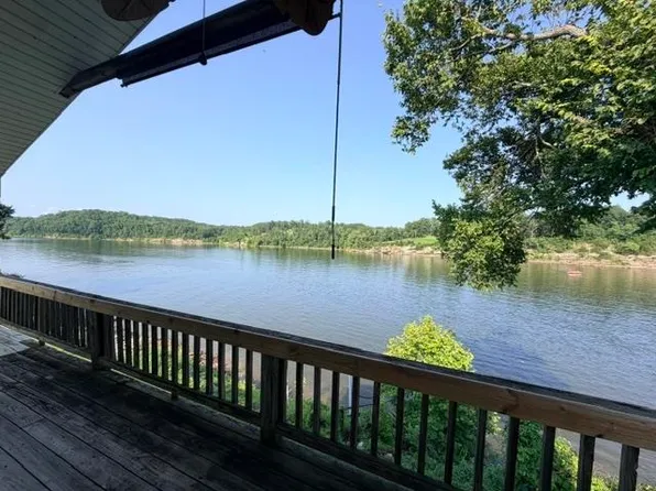 1022 Emerald Ln, Adamsville, TN 38361
