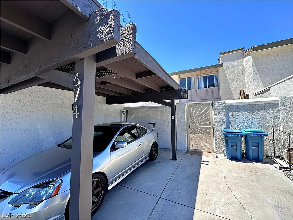 3 bed, 2.5 bath, 1533 sqft, $1,740 — Photo 2