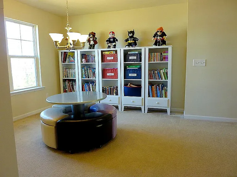 405 Garden Square Ln — Photo 15