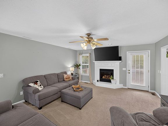3rd image of 1540 Little John Ln