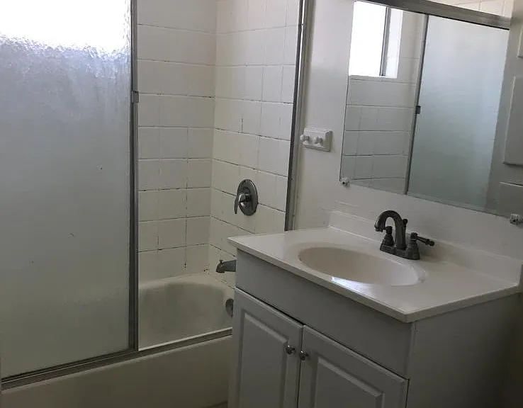 443A Woodlawn Ave #1 — Photo 3