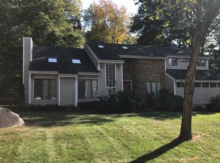 2 Woodcrest Ln, Old Tappan, NJ 07675