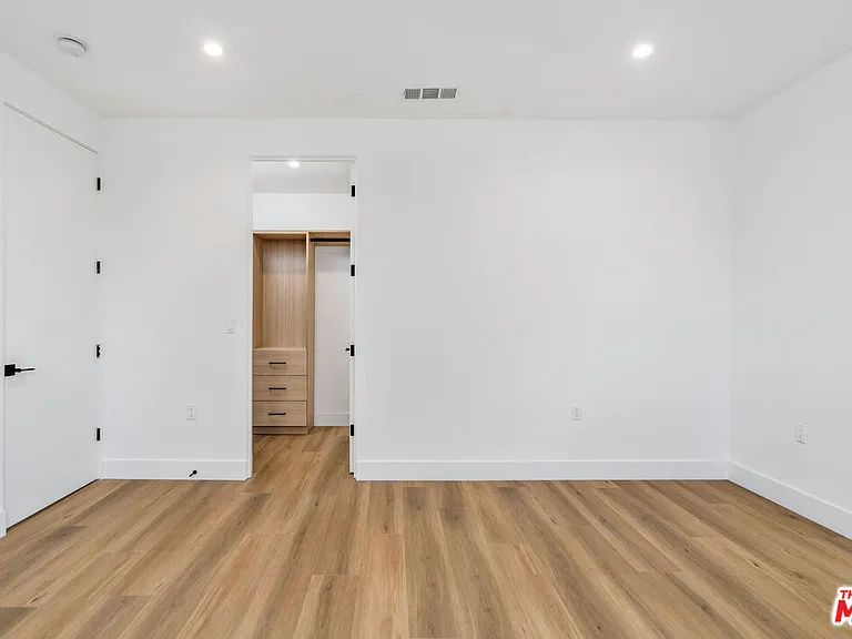 10805 Morrison St #1 — Photo 13