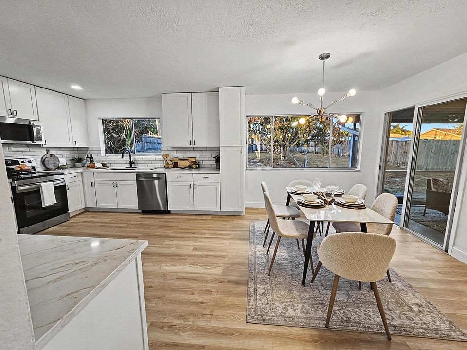1st image of 433 SE Seahouse Drive