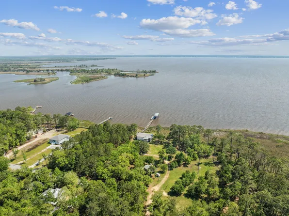 233 Shady Ln, Freeport, FL 32439