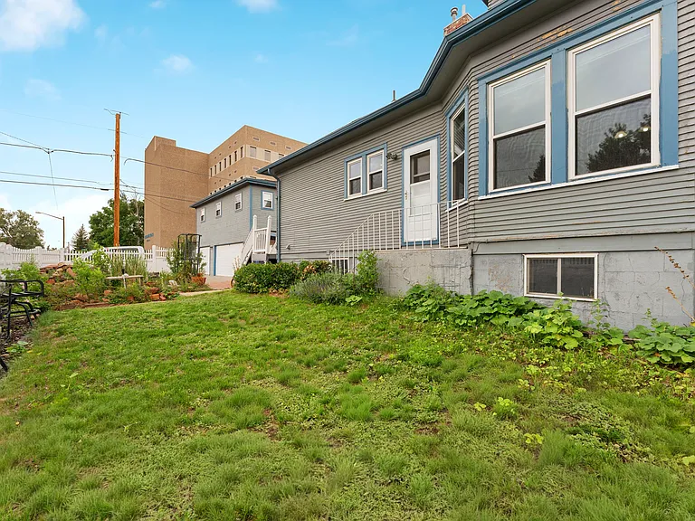 200 E 25th St #1 — Photo 14