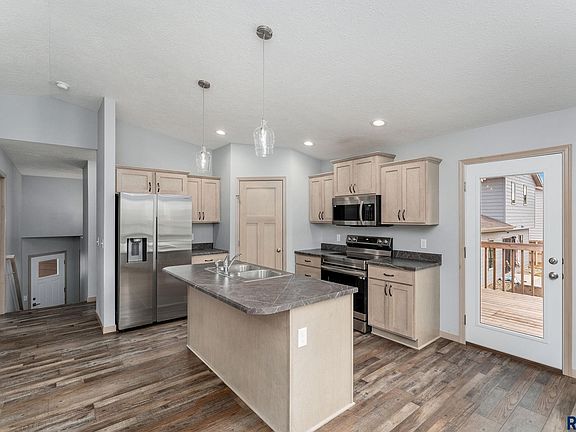 5th image of 9517 W Liam St