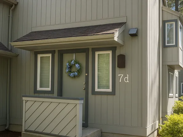 7 Lyle Court #D, Farmington, CT 06032