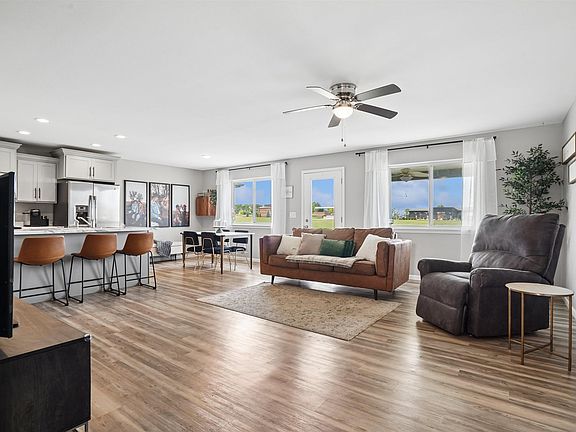 4th image of 1115 Loren Dr