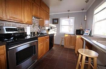 3rd image of 764 Logan Ave