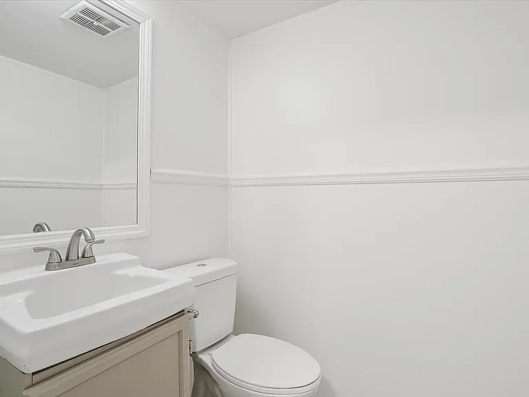1/2 Bath 1/2 Bath