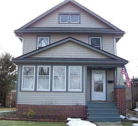 1st image of 196 Fournier St