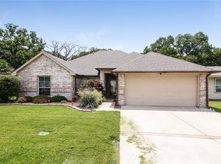 1006 Delk Dr, Arlington, TX 76013