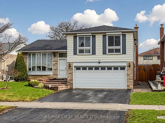 2nd image of 30 Wakefield Cres