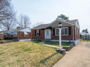 8014 Parkwood Dr, Saint Louis, MO 63123