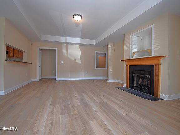 3rd image of 1930 Tara Ct APT 103