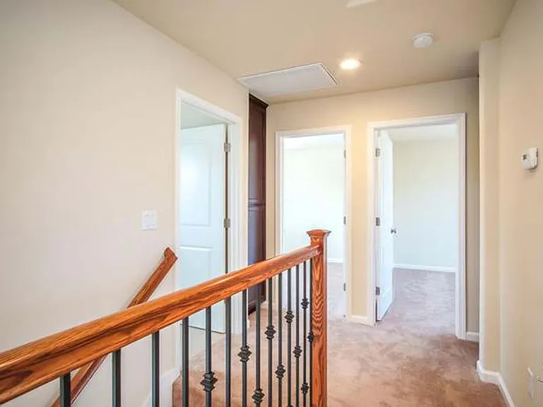 290 Slate Ave — Photo 10