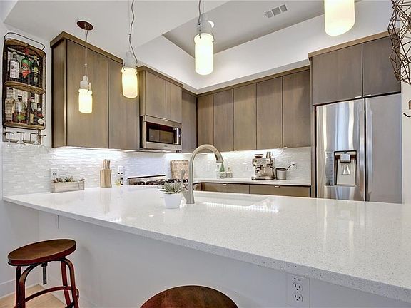 4th image of 1809 Romeria Dr #B