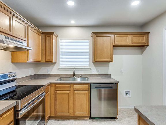 5th image of 9224 Marilyn Dr