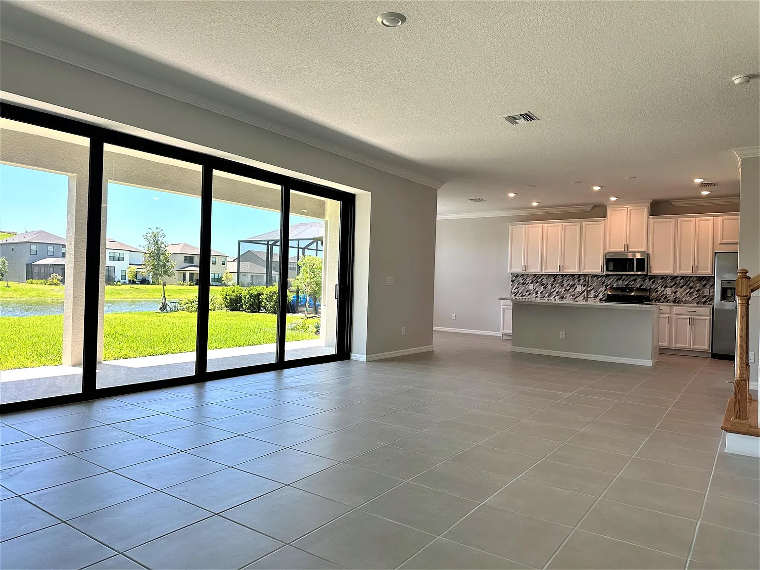 4 bed, 3422 sqft, $3,795 — Photo 4