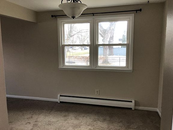 3rd image of 162 Greenfield Dr